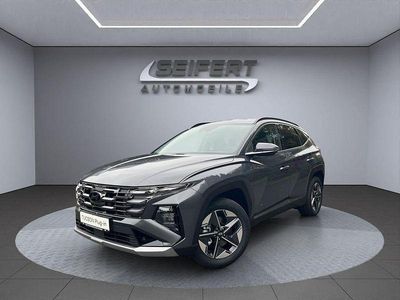 Neu Hyundai Tucson Trend 215 PS (158 kW) 2025 Ecotronic grey SUV