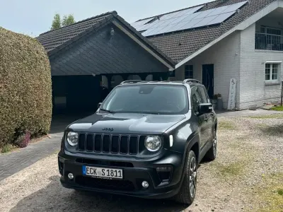 Używany Jeep Renegade 240 KM (176 kW) 2022 Szary SUV