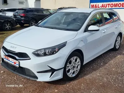 Używany Kia Ceed 101 KM (74 kW) 2022 Biały Hatchback