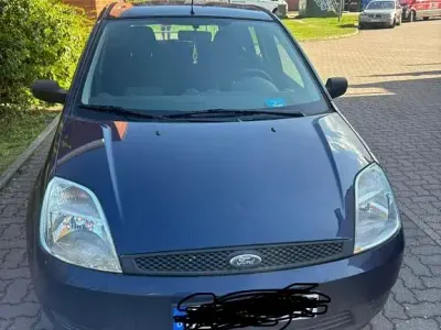 Gebraucht Ford Fiesta Futura 80 PS (58 kW) 2004 Blau Kleinwagen
