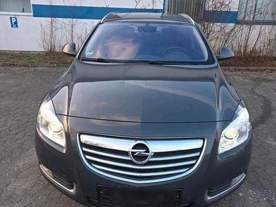 Gebraucht Opel Insignia 140 PS (102 kW) 2012 Braun Kombi