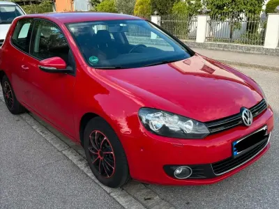 Gebraucht VW Golf VI 122 PS (89 kW) 2009 Rot Kleinwagen