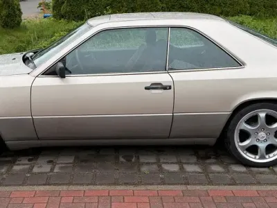 Gebraucht Mercedes 230 132 PS (97 kW) 1988 Coupé