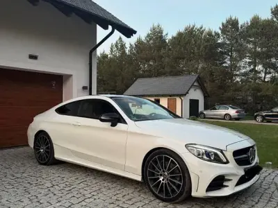 Gebraucht Mercedes C300 245 PS (180 kW) 2019 Weiß Coupé