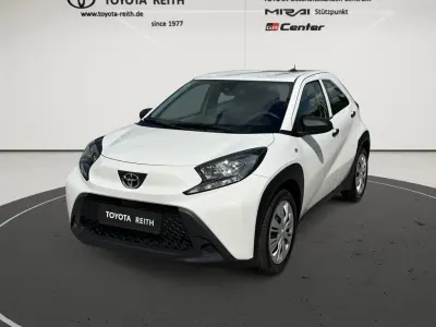 Gebraucht Toyota Aygo X Basis 72 PS (52 kW) 2023 Schneeweiß SUV