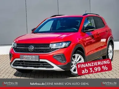 Używany VW T-Cross Goal 150 KM (110 kW) 2025 Czerwony SUV