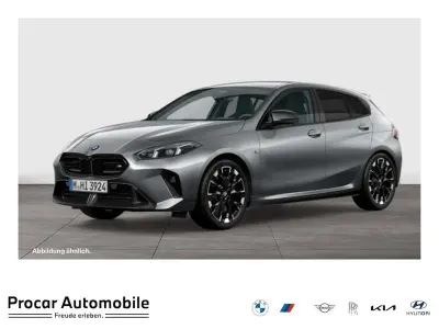 Neu BMW M135 M Sport 300 PS (220 kW) 2026 Skyscraper grau Kleinwagen