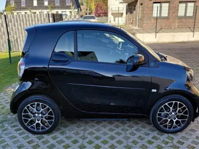 Usata Smart ForTwo Coupé 60 kW (82 CV) 2021 Nero Utilitaria