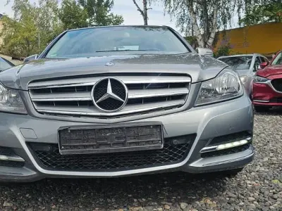 Gebraucht Mercedes C200 Avantgarde 136 PS (100 kW) 2012 Silber Limousine