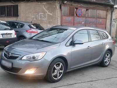 Usata Opel Astra 110 CV (80 kW) 2012 Grigio Station wagon