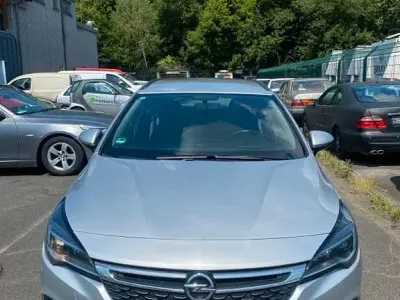 Gebraucht Opel Astra Business 95 PS (69 kW) 2017 Silber Kombi