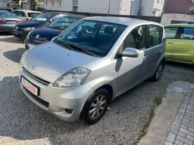 Gebraucht Daihatsu Sirion 91 PS (66 kW) 2009 Silber Kleinwagen
