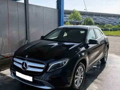 Gebraucht Mercedes GLA200 Urban 156 PS (114 kW) 2016 Schwarz SUV