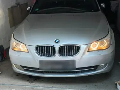Gebraucht BMW 525 197 PS (144 kW) 2008 Silber Limousine