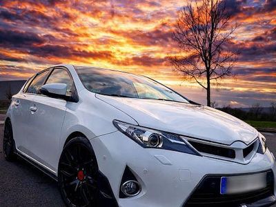 Gebraucht Toyota Auris Life+ 132 PS (97 kW) 2014 Weiß Limousine