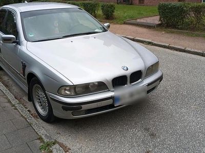 BMW 523