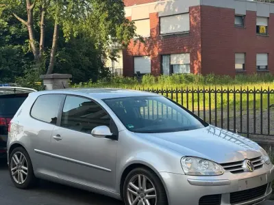 Gebraucht VW Golf 115 PS (84 kW) 2006 Silber Coupé