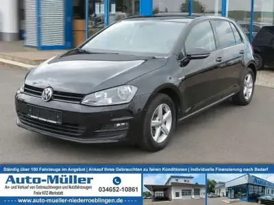 Gebraucht VW Golf VII Cup 105 PS (77 kW) 2014 Deep black perleffekt Limousine