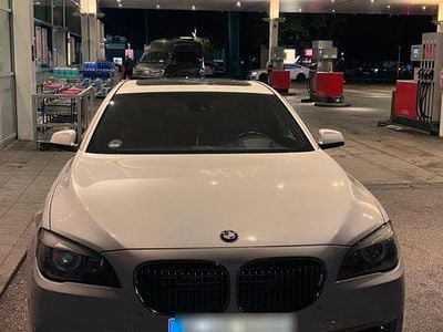 BMW 750
