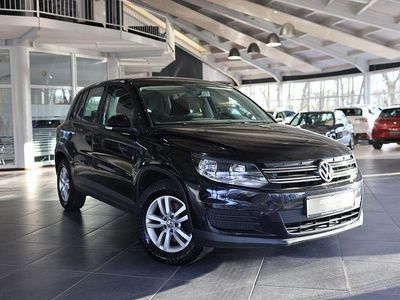 Gebraucht VW Tiguan Trendline 122 PS (89 kW) 2014 Deep black perleffekt SUV