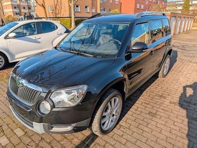 Schwarz Gebraucht 2012 Skoda Yeti Elegance SUV | 3.500 € (Teuer)