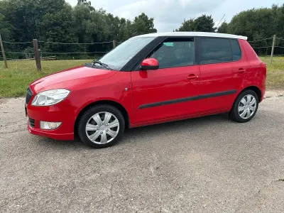 Gebraucht Skoda Fabia SportLine 105 PS (77 kW) 2010 Rot Limousine