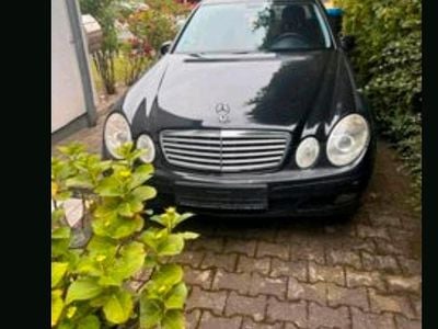 Usata Mercedes E200 163 CV (119 kW) 2005 Nero Berlina