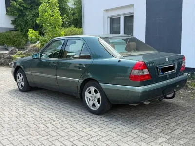 Gebraucht Mercedes C180 Elegance 122 PS (89 kW) 1995 Grün Limousine