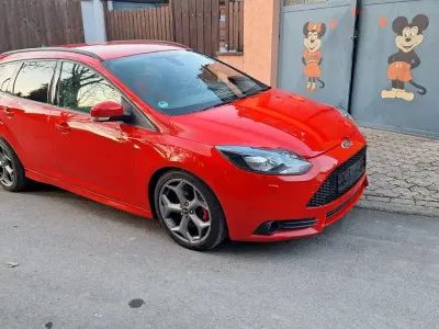 Gebraucht Ford Focus ST 250 PS (183 kW) 2013 Rot Kombi
