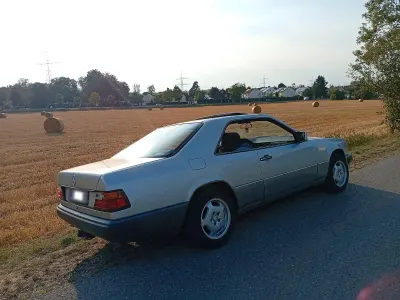 Gebraucht Mercedes 230 136 PS (100 kW) 1993 Silber Coupé