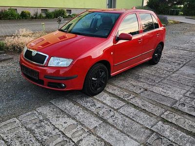 Rot Gebraucht 2006 Skoda Fabia Kleinwagen | 950 €