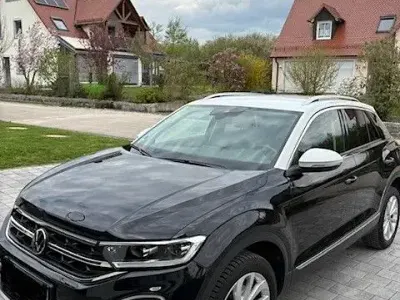 Gebraucht VW T-Roc Style 150 PS (110 kW) 2024 Schwarz SUV