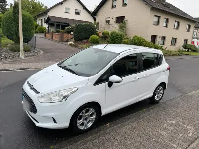 Używany Ford B-MAX SYNC Edition 90 KM (66 kW) 2013 Biały Minivan