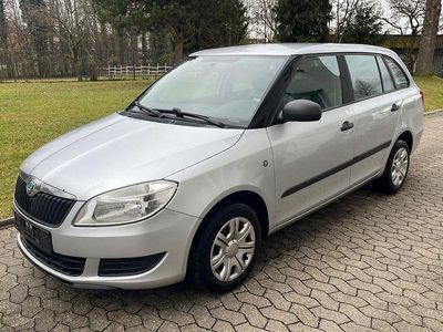 Silber Gebraucht 2011 Skoda Fabia Active Kombi | 2.599 € (Fairer Preis)