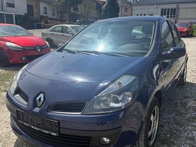 Usata Renault Clio III Dynamique 86 CV (63 kW) 2007 Blu Berlina
