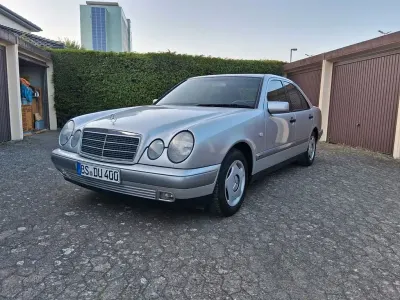 Gebraucht Mercedes E200 Classic 136 PS (100 kW) 1998 Silber Limousine