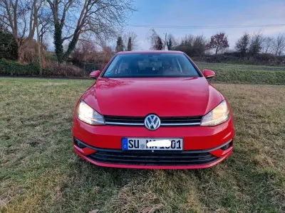 Używany VW Golf VII Comfortline 86 KM (63 kW) 2017 Czerwony Sedan/Limuzyna