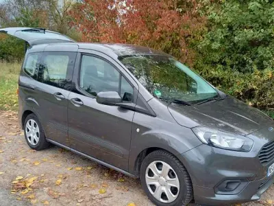 Używany Ford Tourneo Courier Ambiente 101 KM (74 kW) 2019 Minivan