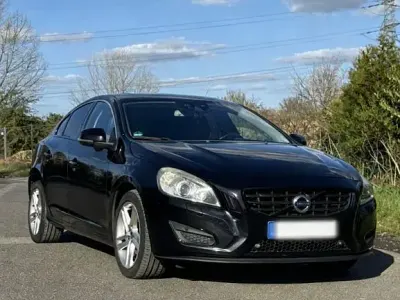 Gebraucht Volvo S60 Summum 163 PS (119 kW) 2011 Schwarz Limousine