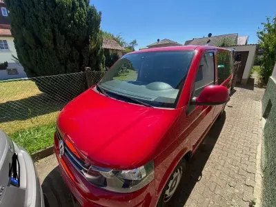 Gebraucht VW Multivan Startline 114 PS (83 kW) 2013 Rot Van / Kleinbus