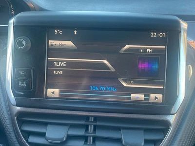 Weiß Gebraucht 2014 Peugeot 2008 SUV | 7.400 € (Fairer Preis)