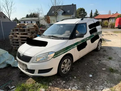 Gebraucht Skoda Roomster 75 PS (55 kW) 2012 Weiß Van / Kleinbus