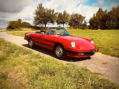 Gebraucht Alfa Romeo Spider 130 PS (95 kW) 1984 Rot Cabrio