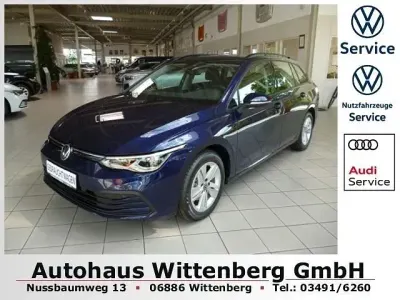 Gebraucht VW Golf VIII Life 131 PS (96 kW) 2023 Blau Kombi