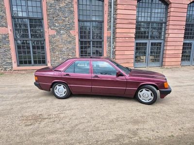 Gebraucht Mercedes 190 Avantgarde 109 PS (80 kW) 1992 Rot Limousine