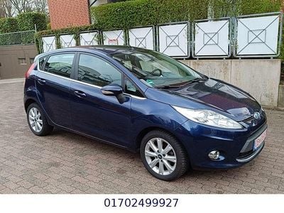 Gebraucht Ford Fiesta Titanium 75 PS (55 kW) 2010 Blau Kleinwagen