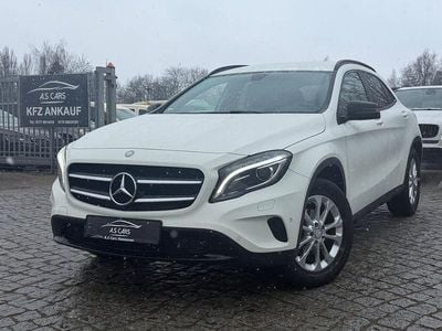 Gebraucht Mercedes GLA200 Urban 136 PS (100 kW) 2015 Weiß SUV