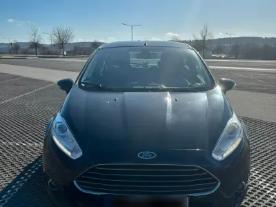 Gebraucht Ford Fiesta 80 PS (58 kW) 2013 Schwarz Kleinwagen