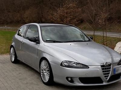 Gebraucht Alfa Romeo 147 120 PS (88 kW) 2006 Grau Kleinwagen