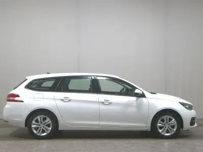 Gebraucht Peugeot 308 Active 131 PS (96 kW) 2020 Weiss Kombi